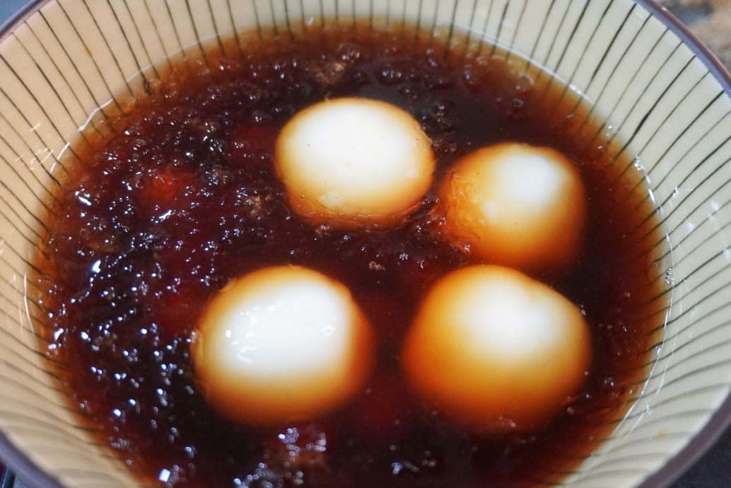 台北松山｜呷好圓 HowYuan 湯圓專賣｜在地30年老店，隱身於南京公寓市場的美味湯圓店