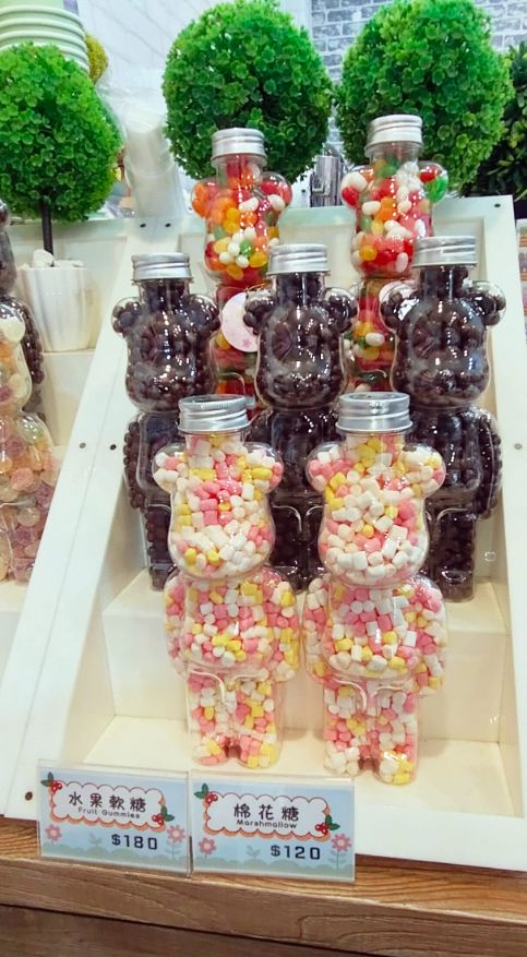 高雄奶茶推薦｜鹽埕小熊奶茶｜來奶茶一條街換個新口味，鄰近雙妃奶茶，萌萌的小熊奶茶超好拍