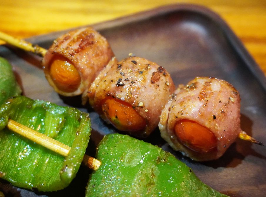 基隆仁愛│微醺串燒站│鄰近愛四路夜市的評價串燒居酒屋，食材新鮮手藝好，越晚越熱鬧