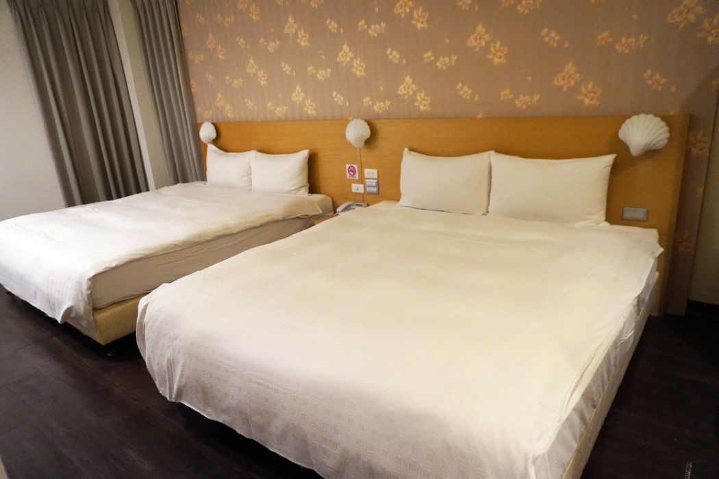 高雄住宿｜鮪魚家族飯店鹽埕館｜位置超好的平價商務旅館，周邊美食小吃豐富