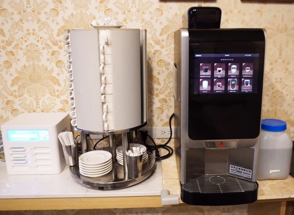 高雄住宿|鮪魚家族飯店鹽埕館|位置超好的平價商務旅館,周邊美食小吃豐富 - 第12張圖 高雄住宿|鮪魚家族飯店鹽埕館|位置超好的平價商務旅館,周邊美食小吃豐富