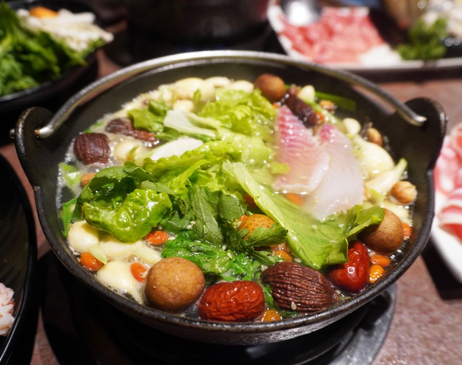 宜蘭火鍋推薦|鼎楓寶島火鍋旗艦店|冬山美食推薦,台式爆炒湯頭滋味濃郁,自助吧料豐富,有料蝦滑必推 - 第4張圖 宜蘭火鍋推薦|鼎楓寶島火鍋旗艦店|冬山美食推薦,台式爆炒湯頭滋味濃郁,自助吧料豐富,有料蝦滑必推