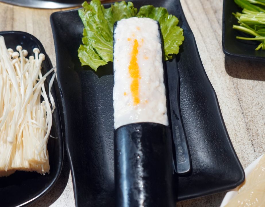 高雄新興｜汕頭泉成沙茶火鍋(中山總店)｜在地80年老店，沙茶火鍋創始店，汕頭扁魚鍋湯底濃郁好喝