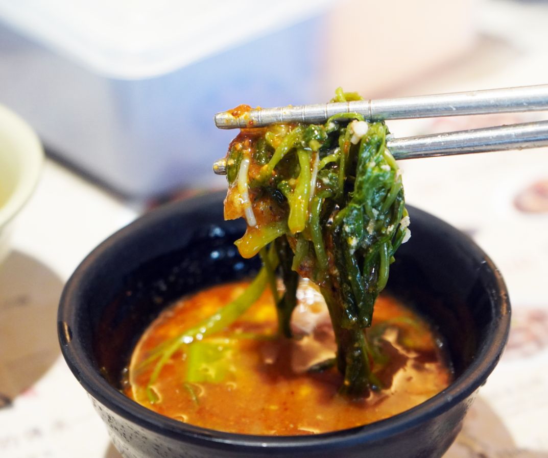 高雄新興｜汕頭泉成沙茶火鍋(中山總店)｜在地80年老店，沙茶火鍋創始店，汕頭扁魚鍋湯底濃郁好喝