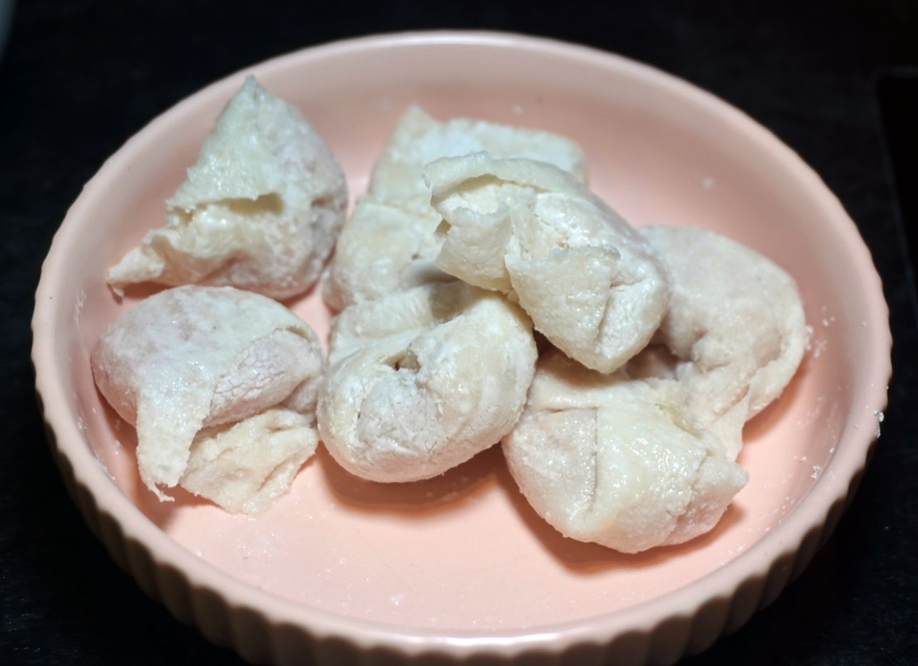 台北大同｜老撈麻辣火鍋-順天外科醫院｜大稻埕火鍋推薦，百年建築化身成時尚鍋物分店，廣東雞煲蟹推薦必點