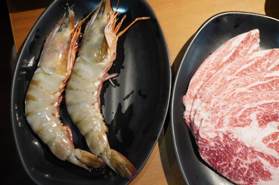 台北萬華｜我!就厲害燒肉放題西門珍饌店｜鄰近西門捷運站6號出口，開業10年的燒肉吃到飽老店