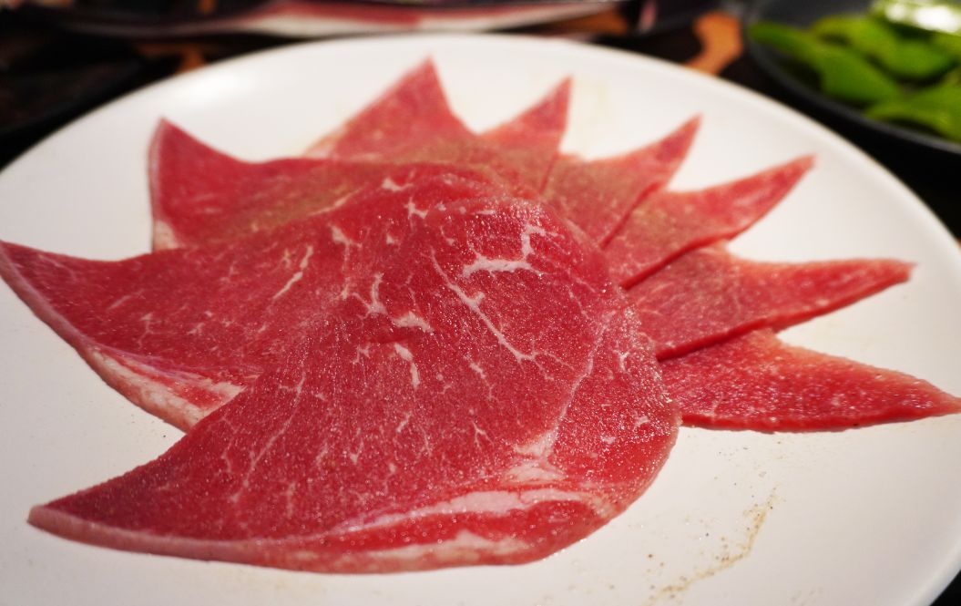 台北萬華｜我!就厲害燒肉放題西門珍饌店｜鄰近西門捷運站6號出口，開業10年的燒肉吃到飽老店