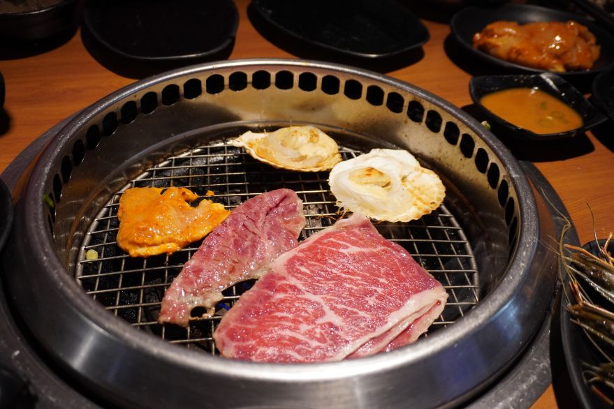 台北萬華｜我!就厲害燒肉放題西門珍饌店｜鄰近西門捷運站6號出口，開業10年的燒肉吃到飽老店