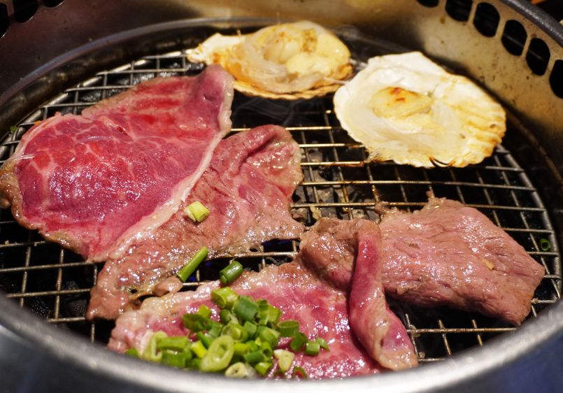 台北萬華｜我!就厲害燒肉放題西門珍饌店｜鄰近西門捷運站6號出口，開業10年的燒肉吃到飽老店