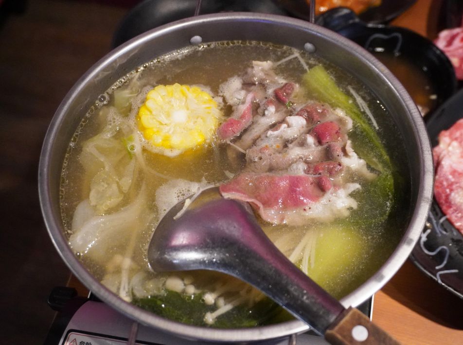 台北萬華｜我!就厲害燒肉放題西門珍饌店｜鄰近西門捷運站6號出口，開業10年的燒肉吃到飽老店