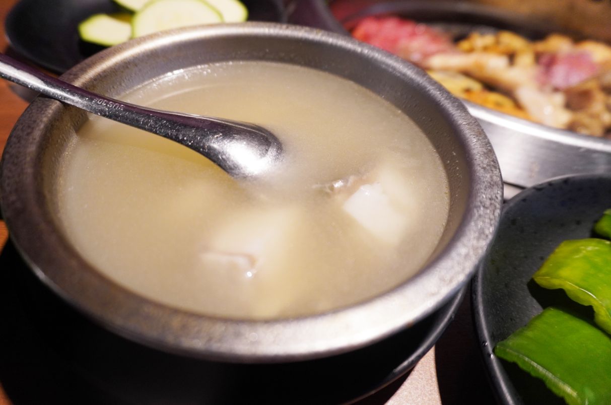 台北萬華｜我!就厲害燒肉放題西門珍饌店｜鄰近西門捷運站6號出口，開業10年的燒肉吃到飽老店