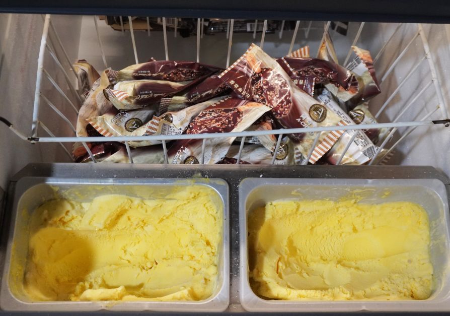 台北萬華｜我!就厲害燒肉放題西門珍饌店｜鄰近西門捷運站6號出口，開業10年的燒肉吃到飽老店