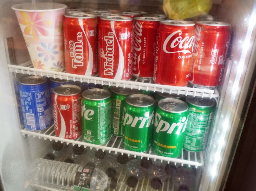 台北萬華｜天天利美食坊｜觀光客必訪美食小吃，一次收集滷肉飯跟蚵仔煎等人氣美食