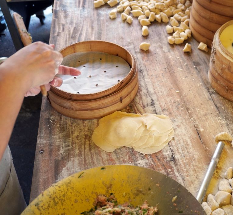 宜蘭湯包推薦︱鑫品湯包羅東店︱村却酒店大廚出來創業，鄰近羅東夜市的美味湯包店