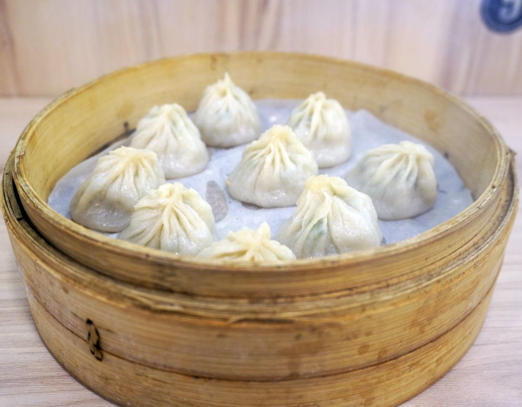 宜蘭湯包推薦︱鑫品湯包羅東店︱村却酒店大廚出來創業，鄰近羅東夜市的美味湯包店