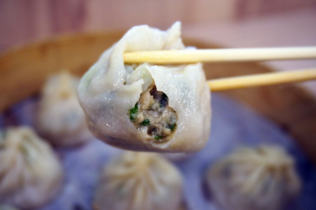 宜蘭湯包推薦︱鑫品湯包羅東店︱村却酒店大廚出來創業，鄰近羅東夜市的美味湯包店