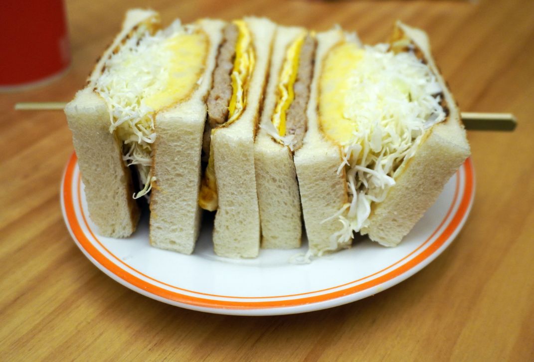 台北大同｜真芳碳烤吐司圓山酒泉店 ｜圓山捷運站必吃早午餐，碳烤吐司外焦香內柔軟