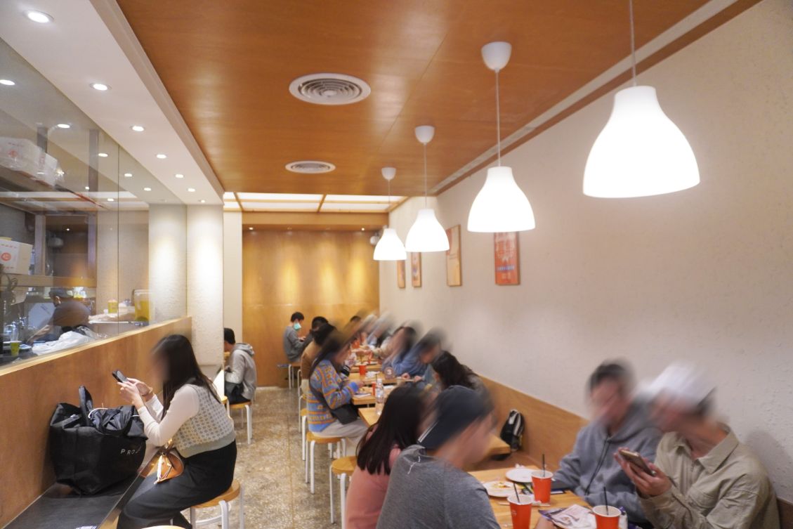 台北大同｜真芳碳烤吐司圓山酒泉店 ｜圓山捷運站必吃早午餐，碳烤吐司外焦香內柔軟