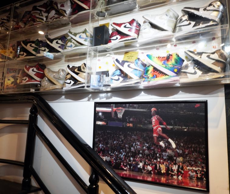 基隆仁愛│煮火鍋│商業午餐價格親民食材新鮮,喬登鞋收藏超亮眼 - 第2張圖 基隆仁愛│煮火鍋│商業午餐價格親民食材新鮮,喬登鞋收藏超亮眼