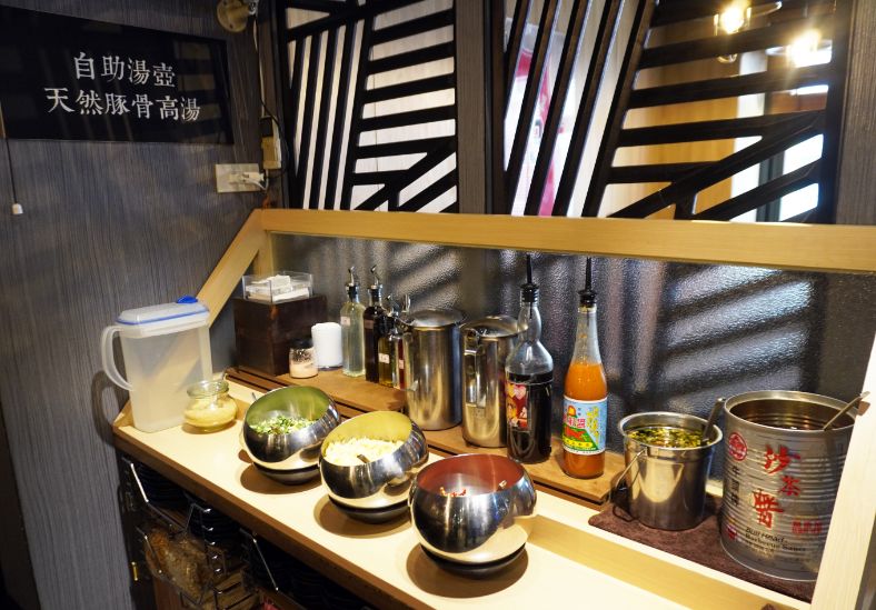 基隆仁愛│煮火鍋│商業午餐價格親民食材新鮮，喬登鞋收藏超亮眼