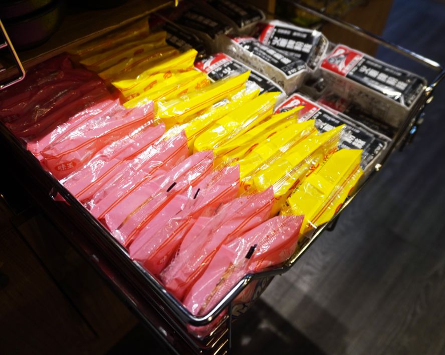 基隆仁愛│煮火鍋│商業午餐價格親民食材新鮮,喬登鞋收藏超亮眼 - 第20張圖 基隆仁愛│煮火鍋│商業午餐價格親民食材新鮮,喬登鞋收藏超亮眼