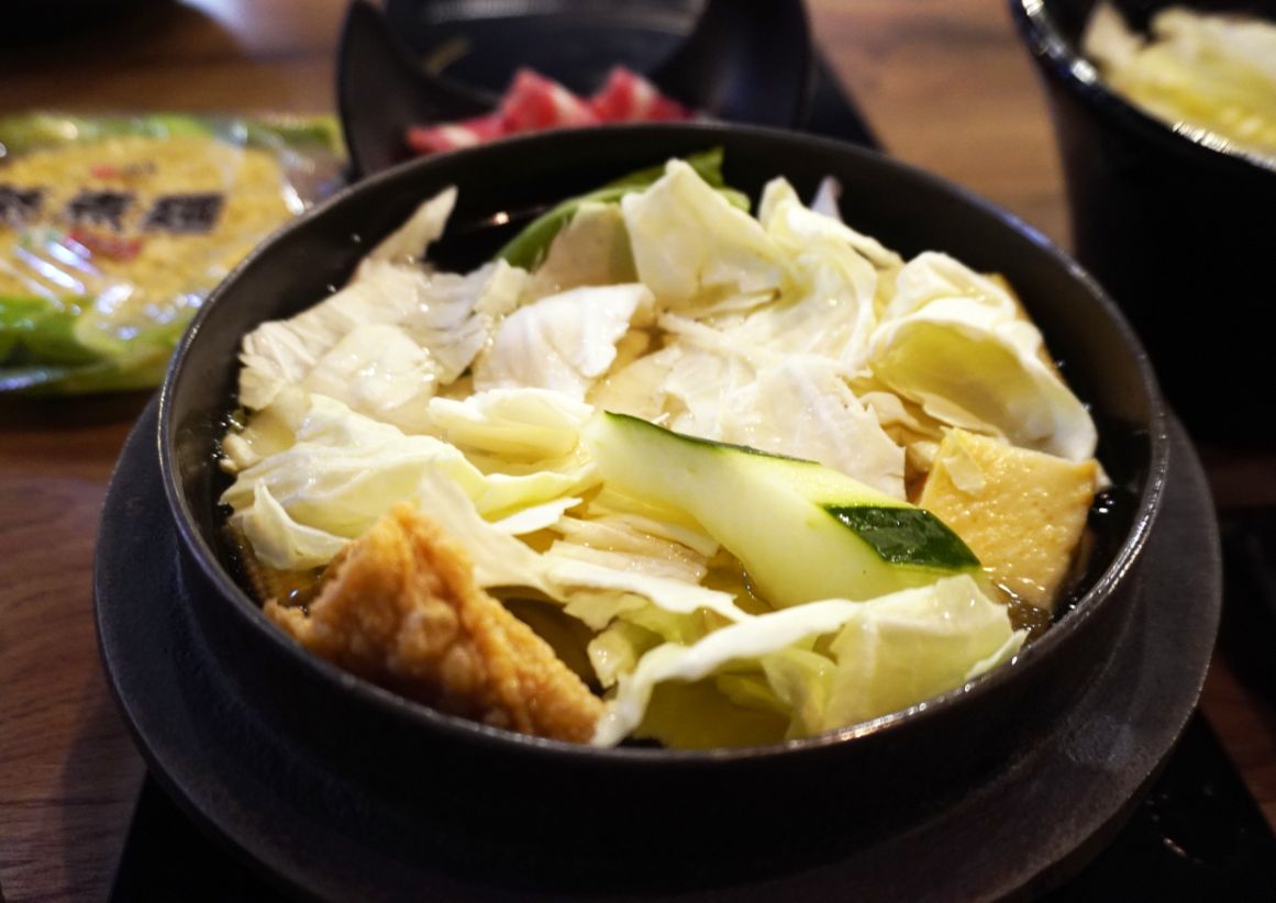 基隆仁愛│煮火鍋│商業午餐價格親民食材新鮮,喬登鞋收藏超亮眼 - 第34張圖 基隆仁愛│煮火鍋│商業午餐價格親民食材新鮮,喬登鞋收藏超亮眼