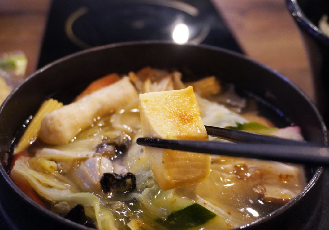 基隆仁愛│煮火鍋│商業午餐價格親民食材新鮮,喬登鞋收藏超亮眼 - 第36張圖 基隆仁愛│煮火鍋│商業午餐價格親民食材新鮮,喬登鞋收藏超亮眼