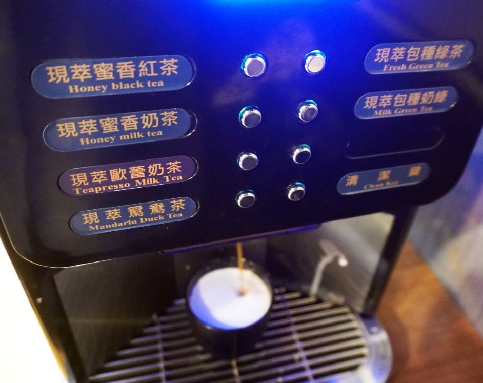 基隆仁愛│煮火鍋│商業午餐價格親民食材新鮮，喬登鞋收藏超亮眼