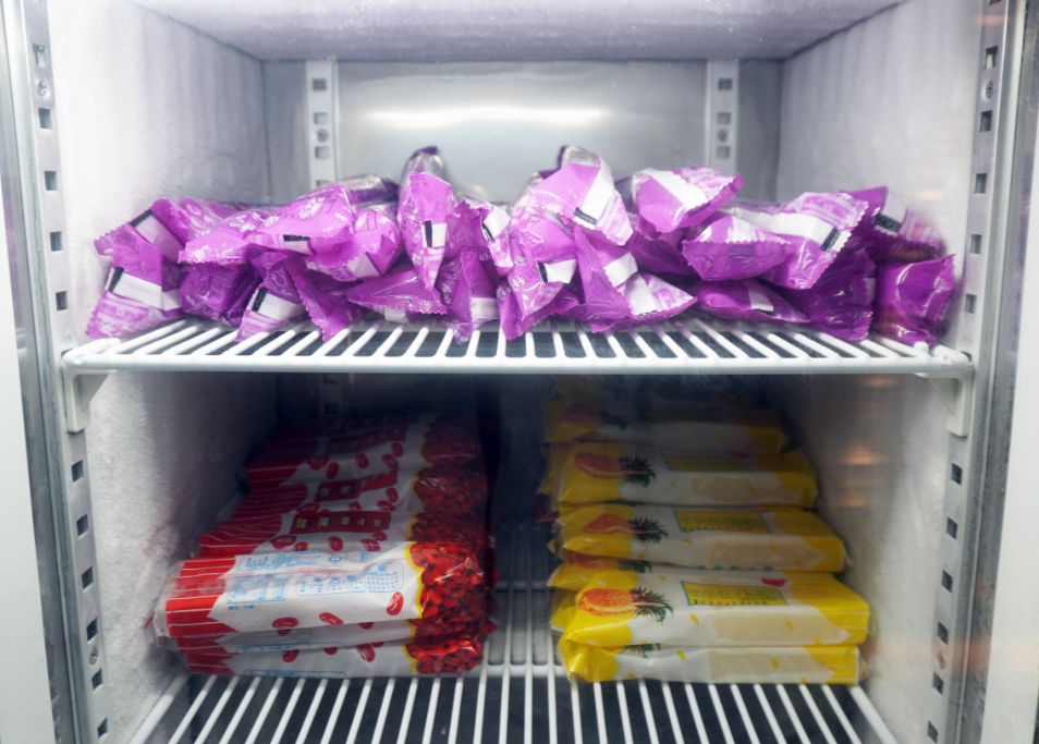 基隆仁愛│煮火鍋│商業午餐價格親民食材新鮮，喬登鞋收藏超亮眼