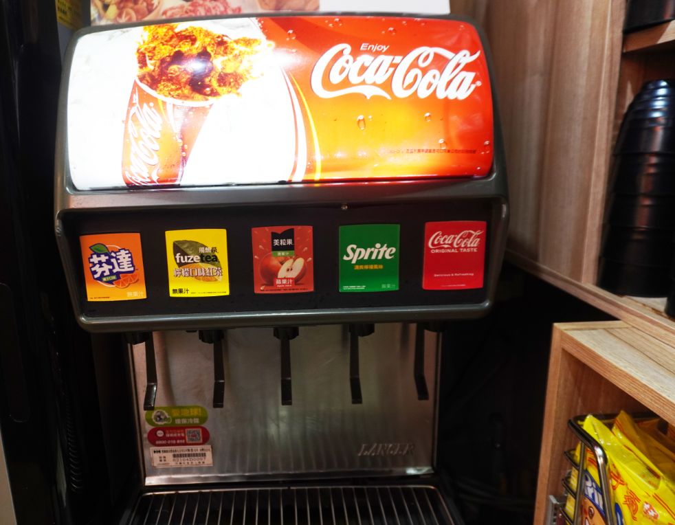 基隆仁愛│煮火鍋│商業午餐價格親民食材新鮮,喬登鞋收藏超亮眼 - 第12張圖 基隆仁愛│煮火鍋│商業午餐價格親民食材新鮮,喬登鞋收藏超亮眼