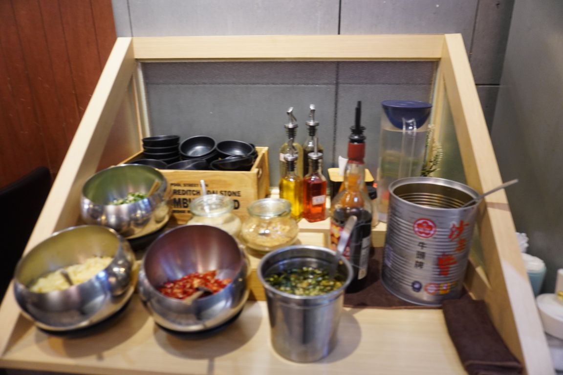 基隆仁愛│煮火鍋│商業午餐價格親民食材新鮮,喬登鞋收藏超亮眼 - 第8張圖 基隆仁愛│煮火鍋│商業午餐價格親民食材新鮮,喬登鞋收藏超亮眼