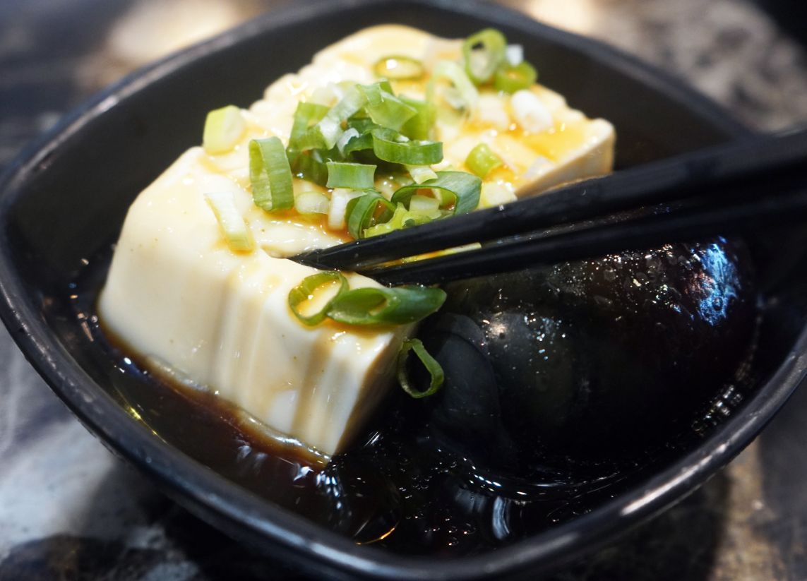 台北大同｜老地方牛肉麵｜鄰近圓山捷運站的重口味牛肉麵，動漫迷必訪的人氣美食