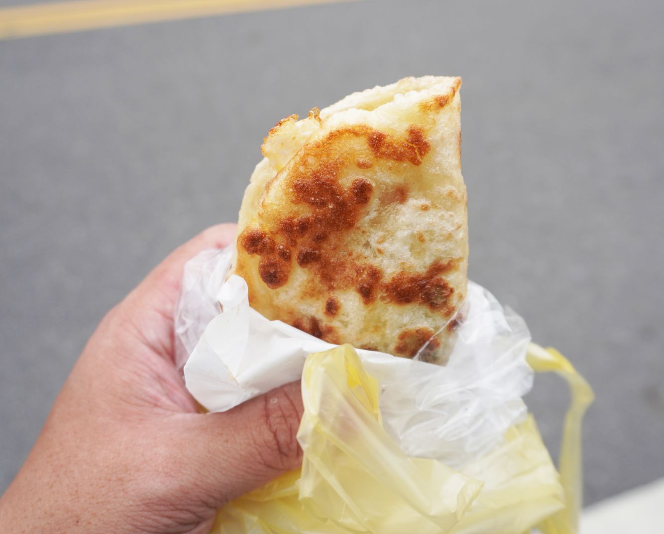 台東市美食|黃記蔥油餅《海邊店》|鄰近台東海濱公園的超人氣銅板美食 - 第7張圖 台東市美食|黃記蔥油餅《海邊店》|鄰近台東海濱公園的超人氣銅板美食