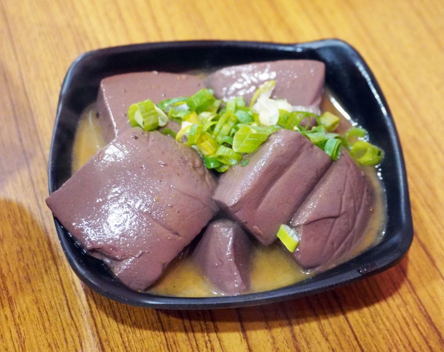 高雄小火鍋推薦｜小灶口平價鍋物鹽埕店｜特色湯底豐富，白飯、冰沙及茶飲免費吃到飽