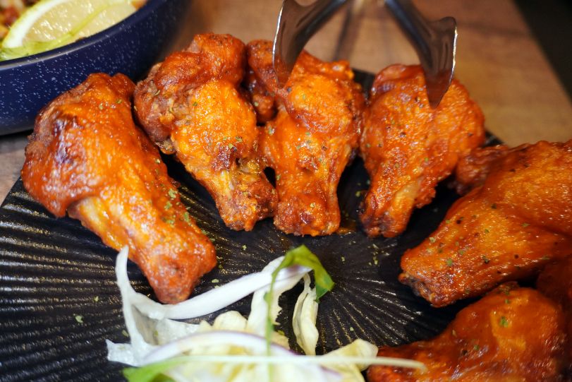基隆中正｜布娜飛比利時啤酒餐廳基隆好食城店｜超人氣海景餐廳推薦，擁有多款啤酒跟美味料理
