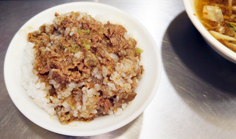 基隆廟口美食│羊妹妹羊肉魯飯│全台首創,羊肉焿湯頭好肉片香 - 第5張圖 基隆廟口美食│羊妹妹羊肉魯飯│全台首創,羊肉焿湯頭好肉片香