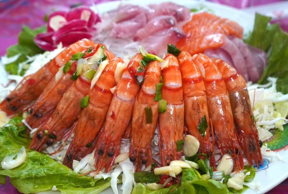 基隆安樂｜玉龍宴席包辦｜在地辦桌首選，餐點食材豐富澎拜，古早味炸大雞腿，充滿童年回憶