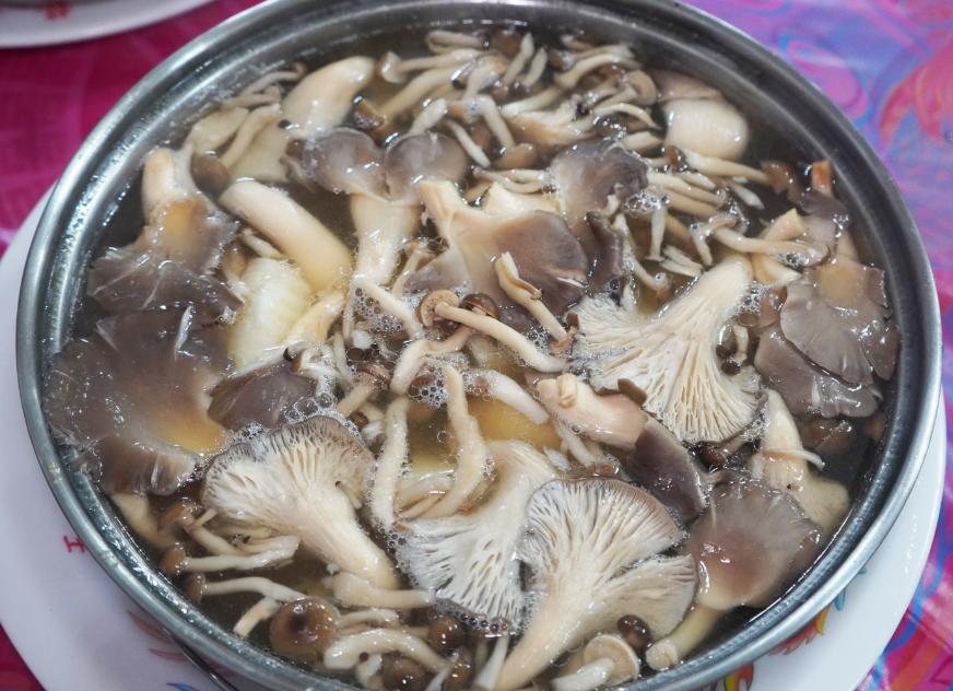 基隆安樂|玉龍宴席包辦|在地辦桌首選,餐點食材豐富澎拜,古早味炸大雞腿,充滿童年回憶 - 第25張圖 基隆安樂|玉龍宴席包辦|在地辦桌首選,餐點食材豐富澎拜,古早味炸大雞腿,充滿童年回憶