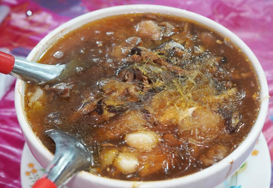 基隆安樂｜玉龍宴席包辦｜在地辦桌首選，餐點食材豐富澎拜，古早味炸大雞腿，充滿童年回憶