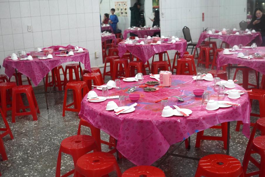 基隆安樂｜玉龍宴席包辦｜在地辦桌首選，餐點食材豐富澎拜，古早味炸大雞腿，充滿童年回憶