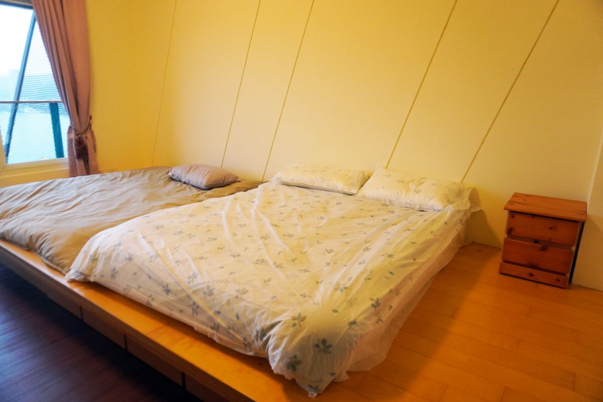來去基隆住一晚｜基隆民宿｜鄰近虎仔山休閒咖啡館，視野超好，盡覽牛稠港美景，度假放鬆好選擇