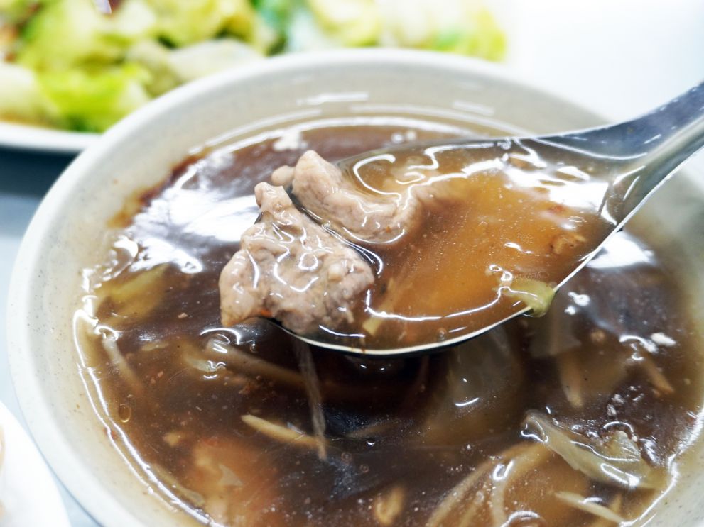 嘉義太保｜丁家魯肉飯｜故宮南院周邊美食推薦，隱藏版銅板美食，魯肉飯口感豐腴又黏唇