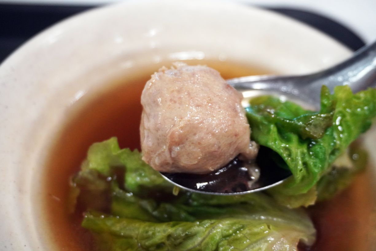 台北萬華｜三吉外賣｜西門町57年老店，武昌街必吃碳烤雞腿，皮Q肉嫩又多汁