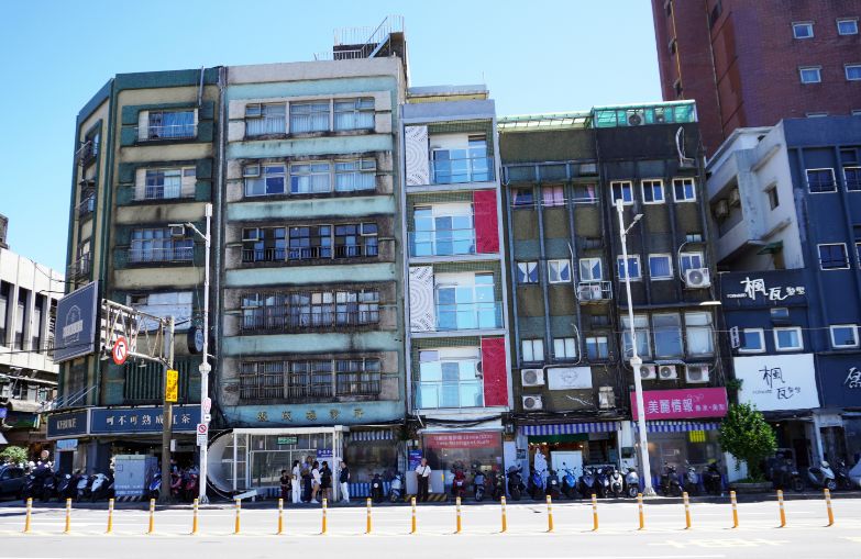 基隆住宿｜中華郵輪文旅｜臨港海景第一排，鄰近廟口夜市的人氣民宿，設有電梯