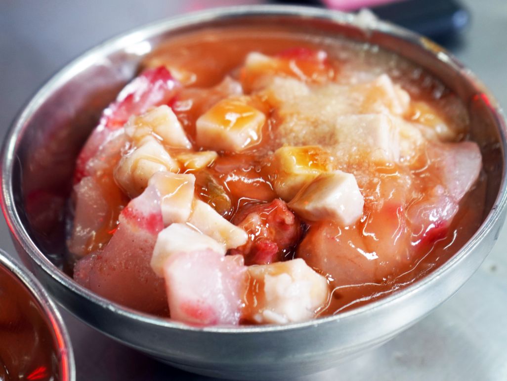 新竹城隍廟美食｜林家肉圓｜在地百年老店，超人氣銅板美食，外皮Q彈，紅糟肉味道豐富