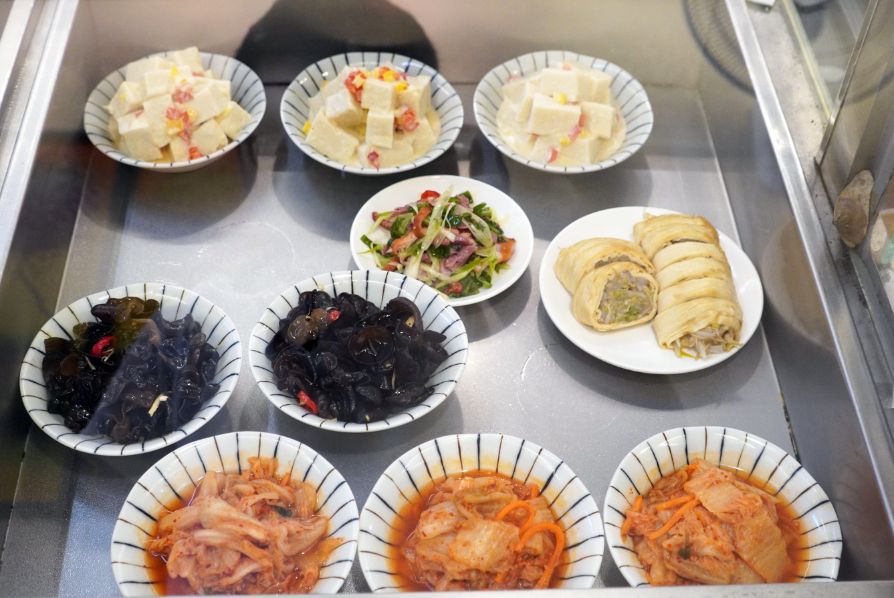 宜蘭礁溪｜有麵煮私房小吃｜食尚玩家推薦麵店，小菜豐富，麵食份量大