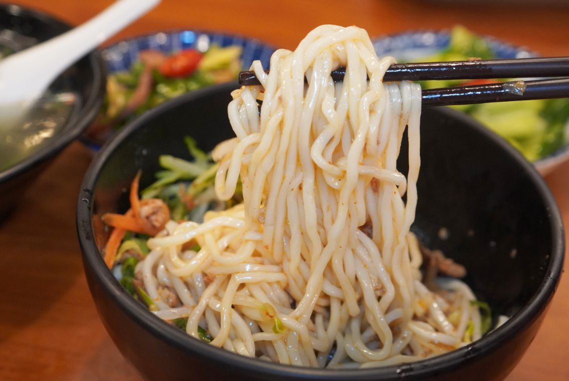 宜蘭礁溪｜有麵煮私房小吃｜食尚玩家推薦麵店，小菜豐富，麵食份量大