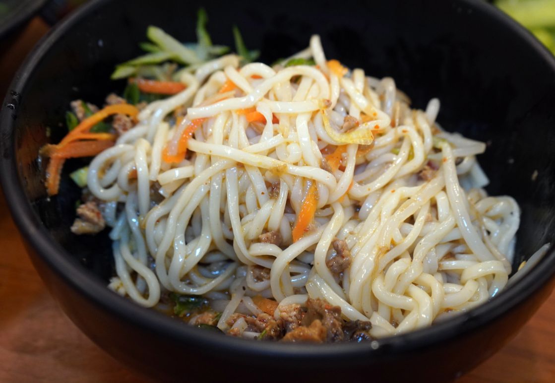 宜蘭礁溪｜有麵煮私房小吃｜食尚玩家推薦麵店，小菜豐富，麵食份量大