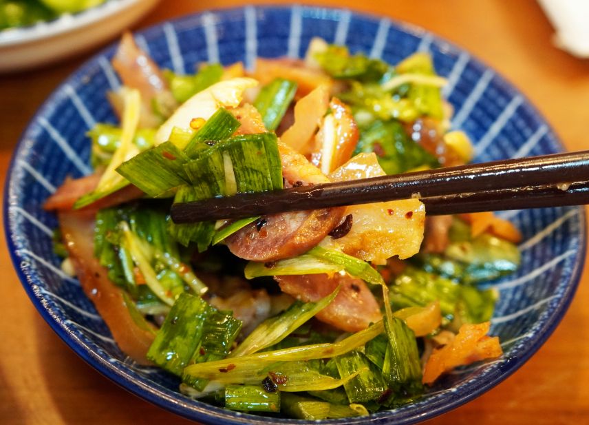 宜蘭礁溪｜有麵煮私房小吃｜食尚玩家推薦麵店，小菜豐富，麵食份量大
