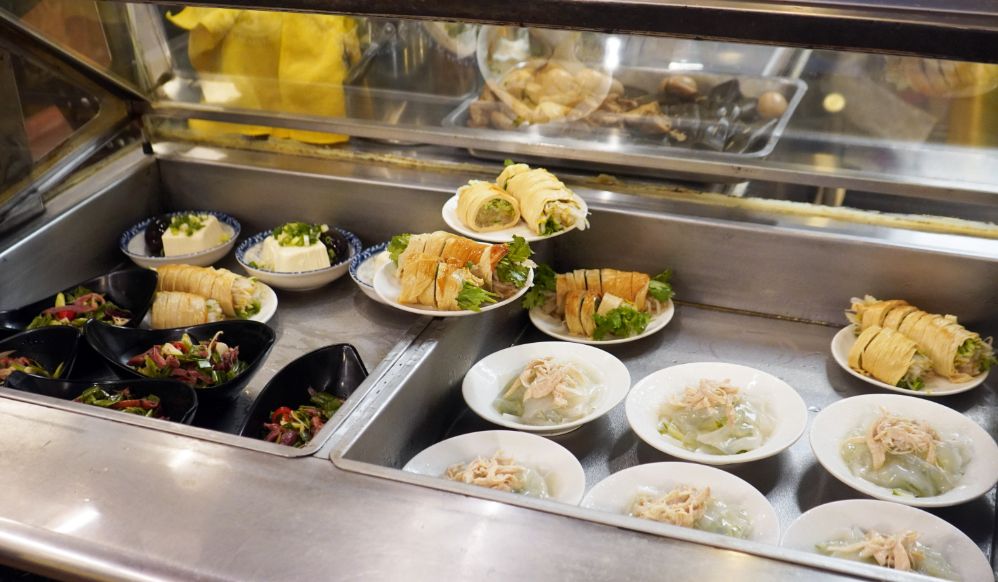 宜蘭礁溪｜有麵煮私房小吃｜食尚玩家推薦麵店，小菜豐富，麵食份量大